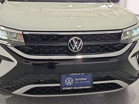 Certified 2023 Volkswagen Taos SE FWD image 10