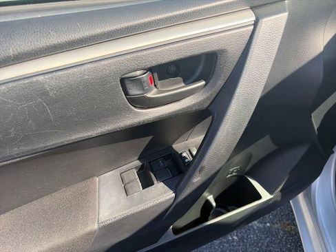 Used 2016 Toyota Corolla L FWD image 18