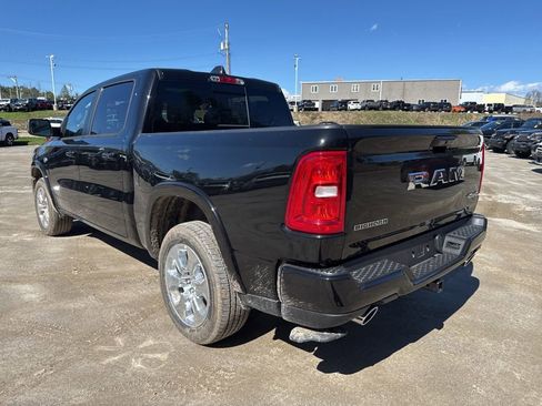 New 2026 RAM 1500 4x4 Crew Cab image 3
