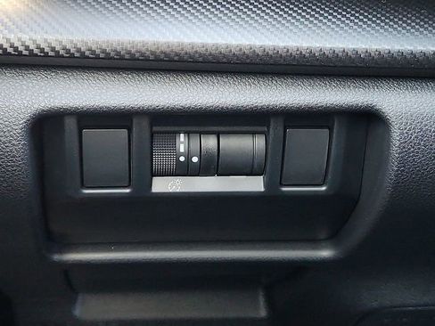 Certified 2025 Subaru Crosstrek 2.0i image 21