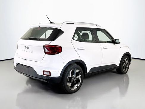 Used 2023 Hyundai Venue SEL w/ Cargo Package FWD image 6