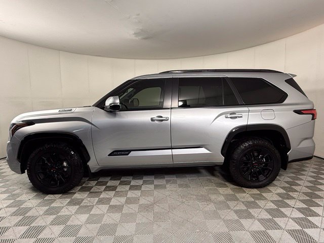 Used 2024 Toyota Sequoia Platinum AWD/4WD image 3