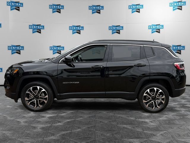 Certified 2022 Jeep Compass Limited AWD/4WD image 3