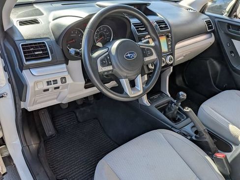 Used 2017 Subaru Forester 2.5i Premium AWD/4WD image 16