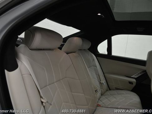 Used 2023 BMW 760i xDrive w/ Executive Package AWD/4WD image 19