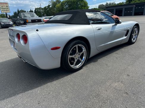Used 1998 Chevrolet Corvette Convertible w/ Performance Handling Pkg RWD image 6