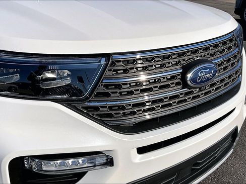 Used 2022 Ford Explorer King Ranch w/ Premium Technology Package image 31