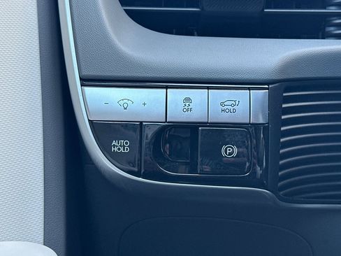 Used 2024 Hyundai Ioniq 5 SEL image 32