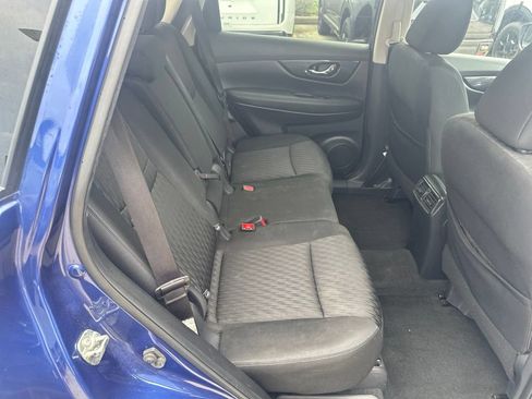 Used 2020 Nissan Rogue SV FWD image 28