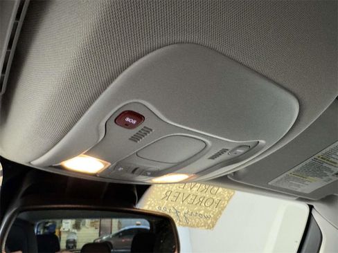 Used 2021 Jeep Renegade Limited image 30