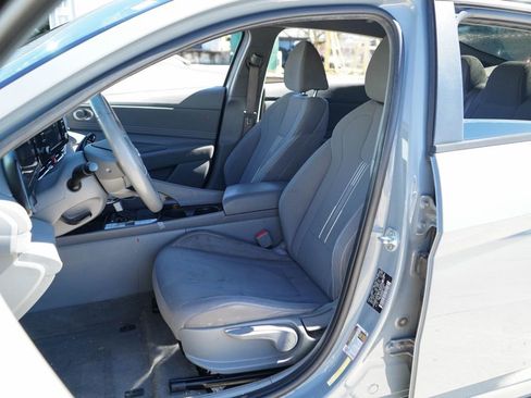 Used 2022 Hyundai Elantra SEL w/ Convenience Package image 8