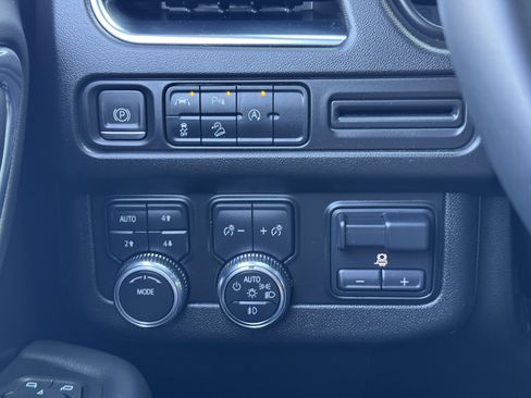 Used 2023 GMC Yukon XL AT4 w/ Max Trailering Package image 32