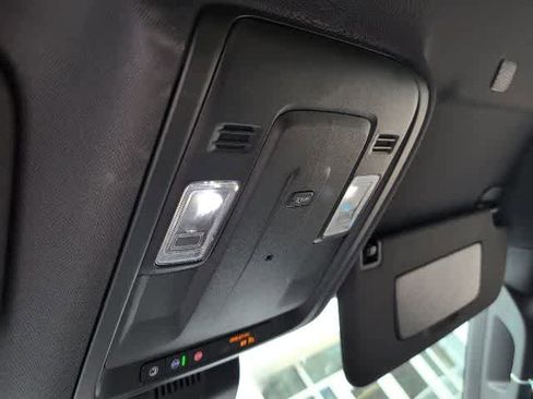 Used 2024 GMC Yukon SLE image 21