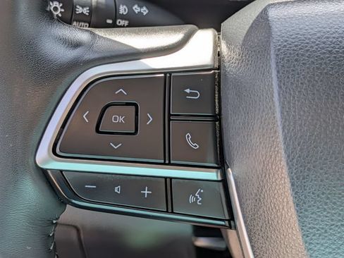 Used 2024 Toyota Highlander Platinum AWD/4WD image 24