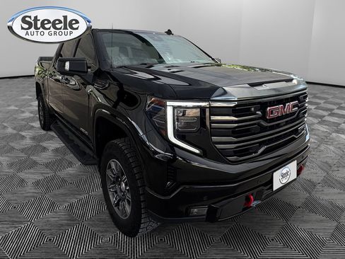 Used 2024 GMC Sierra 1500 AT4 w/ Technology Package AWD/4WD image 7