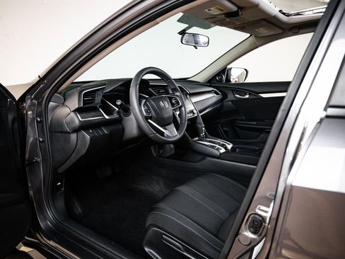 Used 2017 Honda Civic EX image 4
