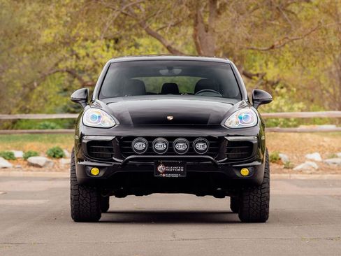 Used 2015 Porsche Cayenne Diesel AWD/4WD image 2