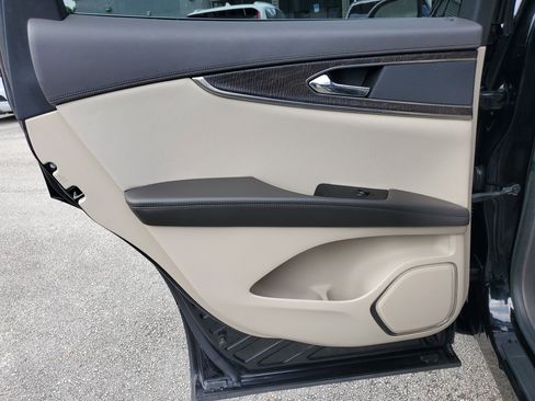 Used 2019 Lincoln Nautilus Select image 13