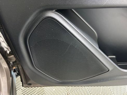 Used 2021 Ford Explorer XLT w/ Equipment Group 202A image 30