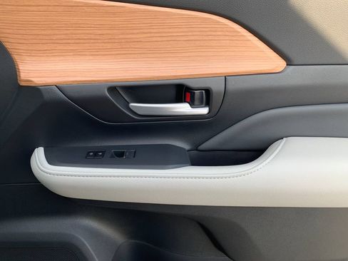 New 2026 Toyota Grand Highlander AWD image 21