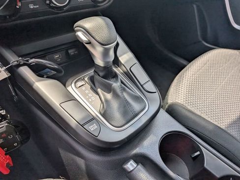 Used 2023 Kia Soul LX w/ LX Technology Package FWD image 20