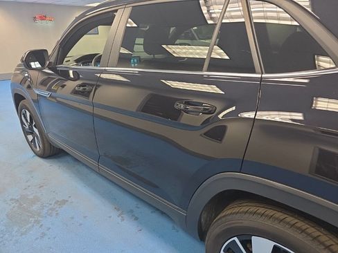 Used 2025 Volkswagen Atlas Cross Sport SE FWD image 12