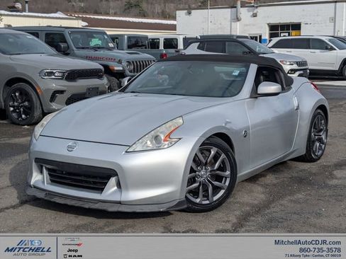 Used 2010 Nissan 370Z Touring image 1