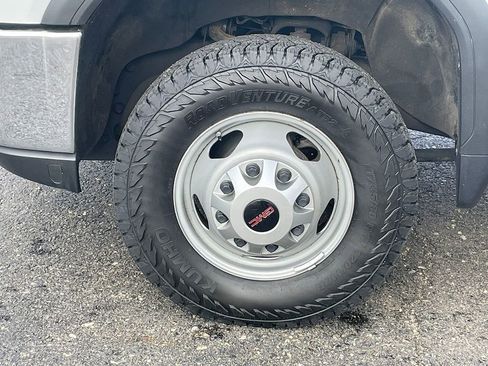 Used 2023 GMC Sierra 3500 Pro w/ Convenience Package image 11