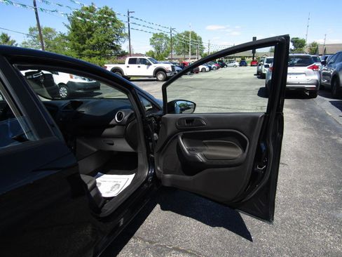 Used 2017 Ford Fiesta SE FWD image 21