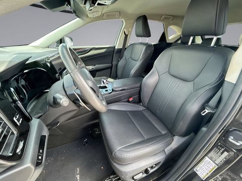 Used 2024 Lexus NX 250 FWD w/ Towing Package (2000 Lbs) image 4