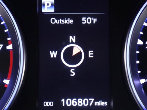 Used 2019 Toyota Highlander XLE FWD image 14