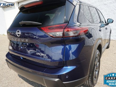Used 2024 Nissan Rogue SV AWD/4WD image 11