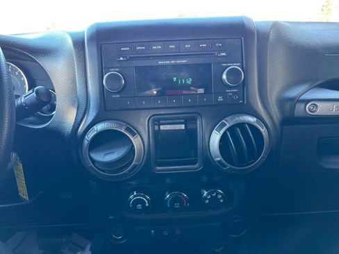 Used 2014 Jeep Wrangler Unlimited Sport image 14