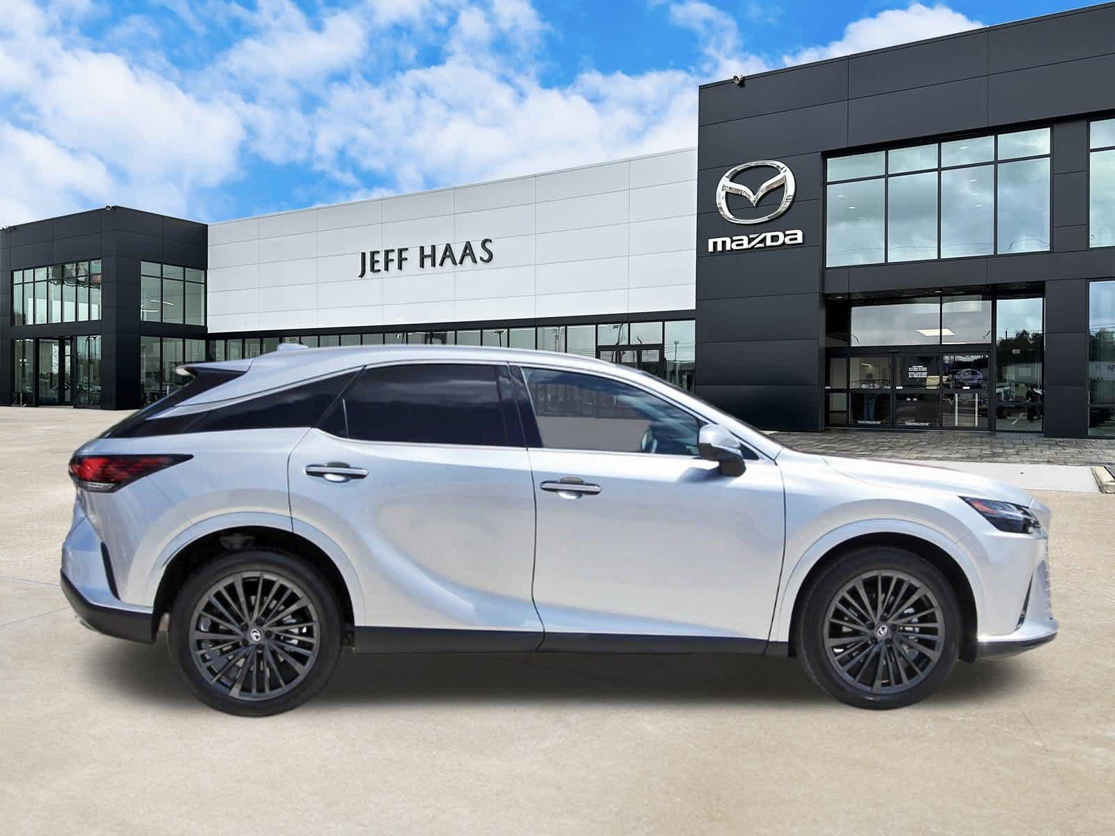 Used 2025 Lexus RX 350 Premium w/ Convenience Package FWD image 5