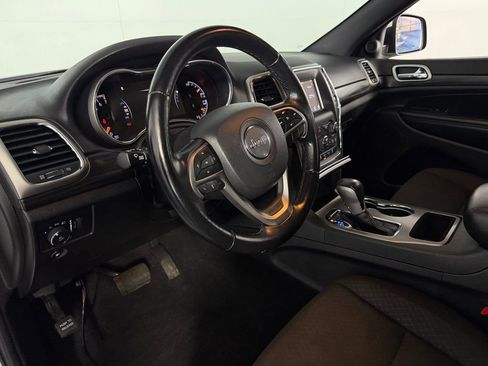 Used 2021 Jeep Grand Cherokee Laredo w/ Security & Convenience Group image 21