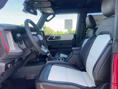 New 2026 Ford Bronco Outer Banks w/ Sasquatch Package