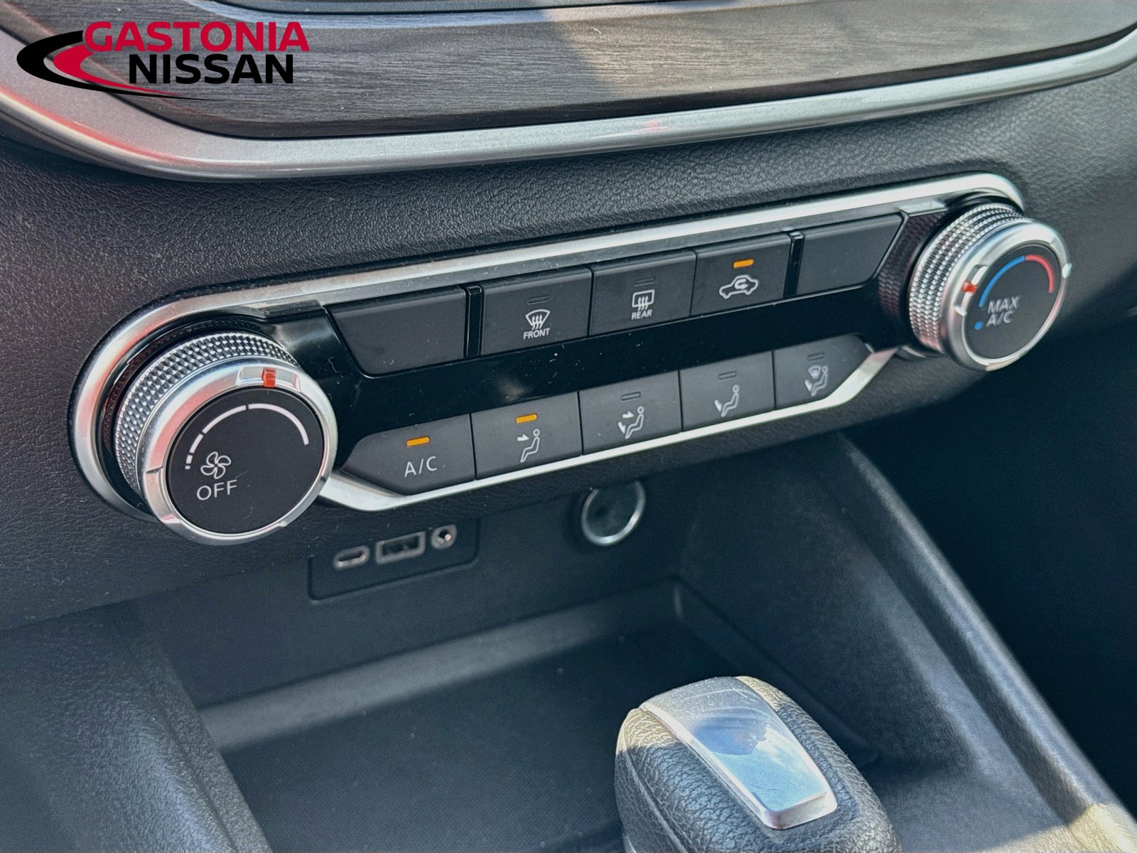 Used 2025 Nissan Altima 2.5 SV FWD image 19
