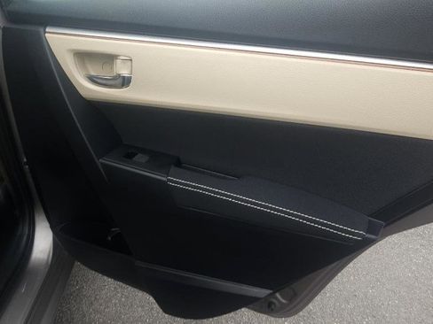 Used 2015 Toyota Corolla LE FWD image 23