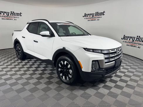 Used 2025 Hyundai Santa Cruz SEL FWD image 5