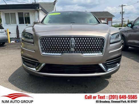 Used 2019 Lincoln Nautilus Select AWD/4WD image 3