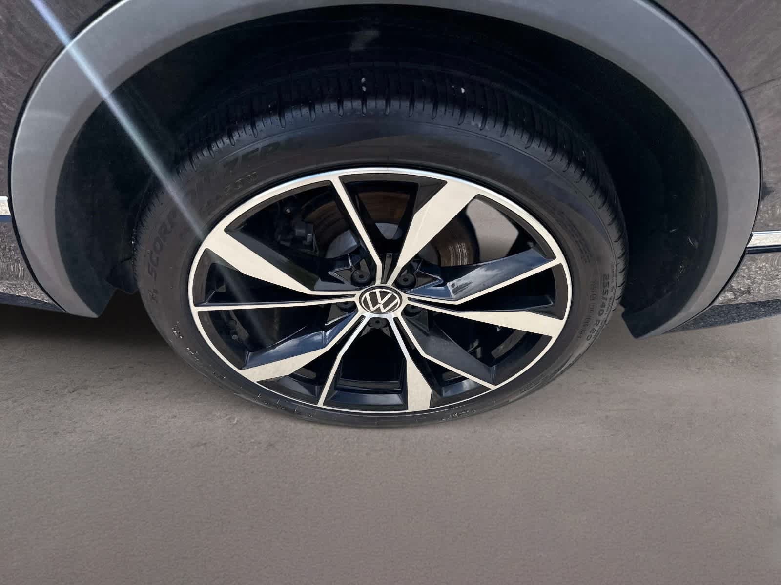 Used 2024 Volkswagen Tiguan SEL R-Line AWD/4WD image 15