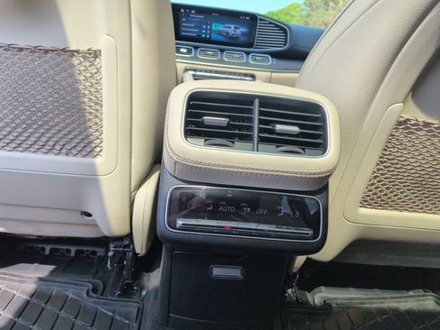 Used 2024 Mercedes-Benz GLS 450 4MATIC image 37