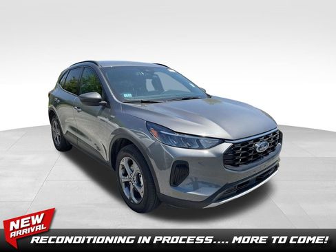 Used 2025 Ford Escape ST-Line AWD/4WD image 1
