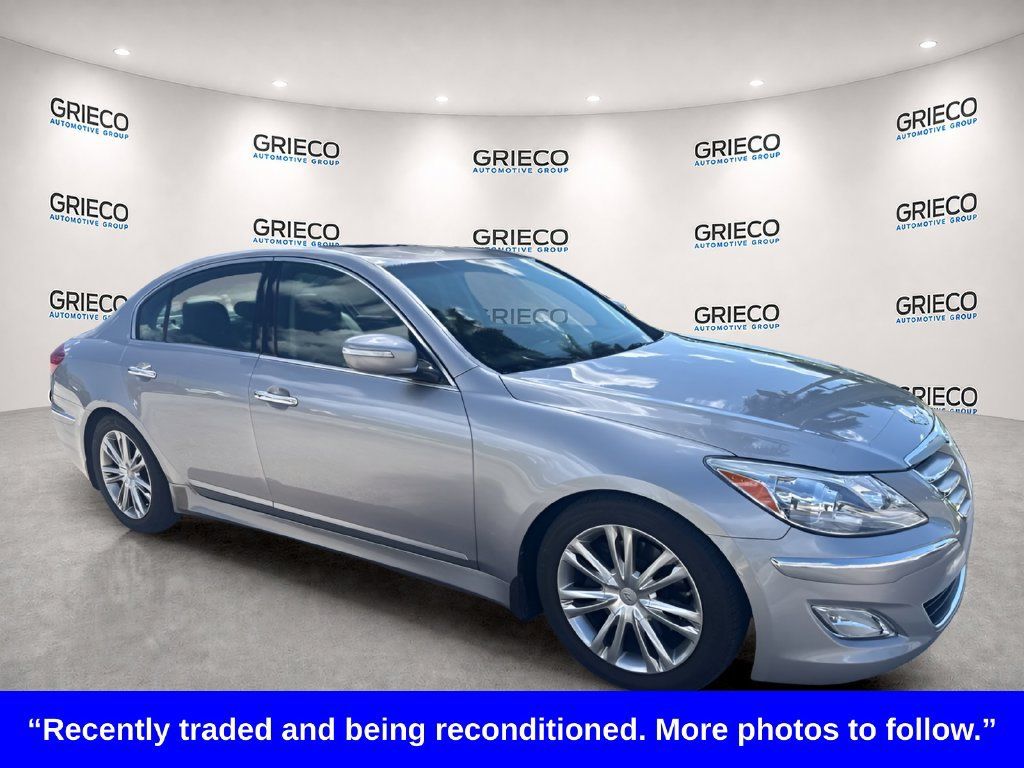 Used 2013 Hyundai Genesis 3.8 w/ Premium Pkg RWD image 1