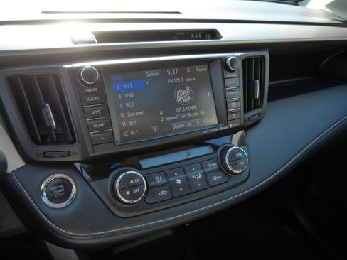 Certified 2018 Toyota RAV4 Limited w/ Protection Package AWD/4WD image 22