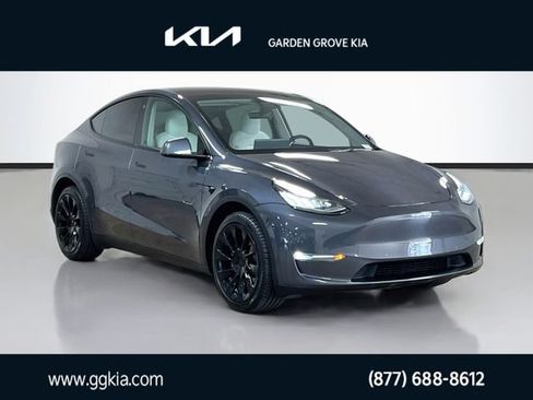 Used 2021 Tesla Model Y Long Range AWD/4WD image 1