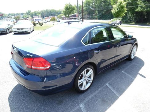 Used 2015 Volkswagen Passat TDI SE FWD image 6