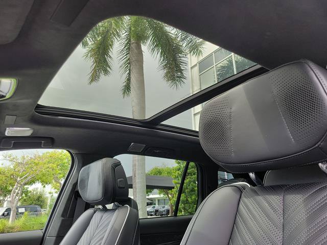 Certified 2026 Cadillac Vistiq Platinum w/ LPO, Floor Liner Package AWD/4WD image 15