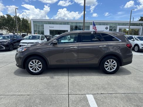 Used 2019 Kia Sorento FWD image 7