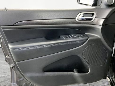 Used 2018 Jeep Grand Cherokee Altitude image 17